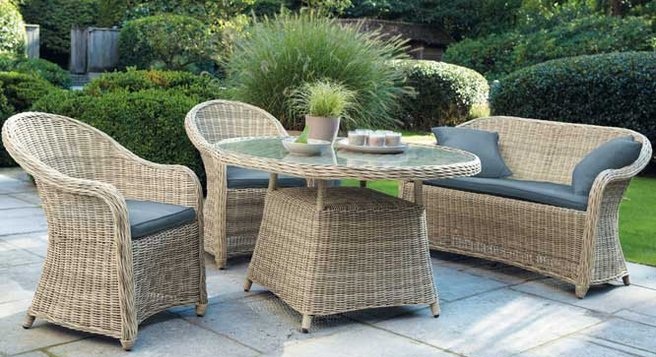 Mobilier de jardin en rotin